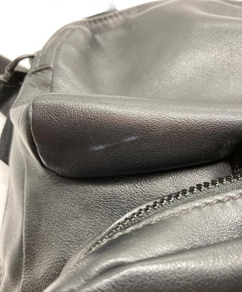 PRADA（プラダ）PRADA (プラダ) レザークロスボディバッグ ブラックの古着・服飾アイテム