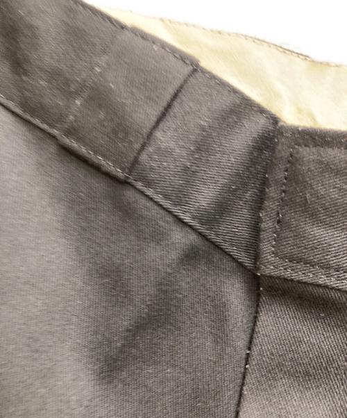 TOGA PULLA（トーガ プルラ）TOGA PULLA (トーガ プルラ) Dickies (ディッキーズ) レザーサイドラインコラボパンツ ブラック サイズ: 73.5cm (W29)の古着・服飾アイテム