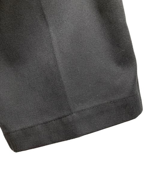 TOGA PULLA（トーガ プルラ）TOGA PULLA (トーガ プルラ) Dickies (ディッキーズ) レザーサイドラインコラボパンツ ブラック サイズ: 73.5cm (W29)の古着・服飾アイテム