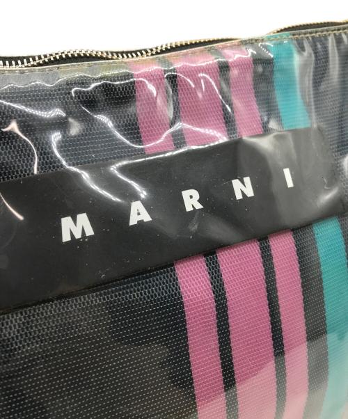 MARNI（マルニ）MARNI (マルニ) GLOSSY STRIPEDGRIP  クラッチバッグ ピンク×ネイビーの古着・服飾アイテム