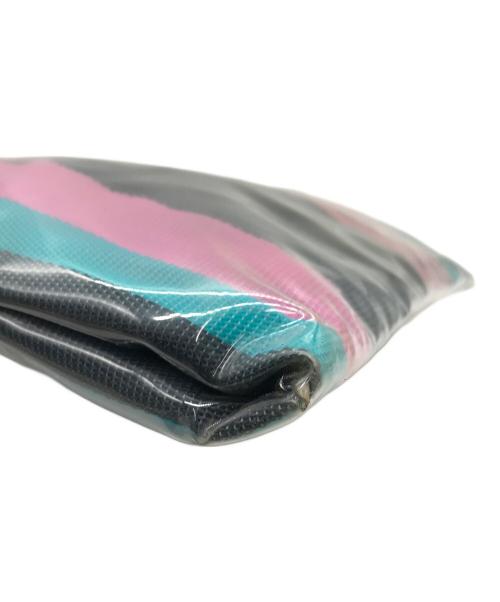 MARNI（マルニ）MARNI (マルニ) GLOSSY STRIPEDGRIP  クラッチバッグ ピンク×ネイビーの古着・服飾アイテム