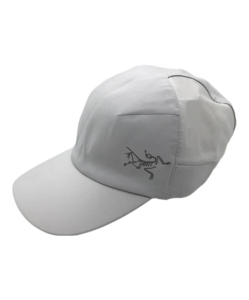 ARC'TERYX（アークテリクス）ARC'TERYX (アークテリクス) calvus cap キャップ ホワイト サイズ:L-XL 未使用品の古着・服飾アイテム