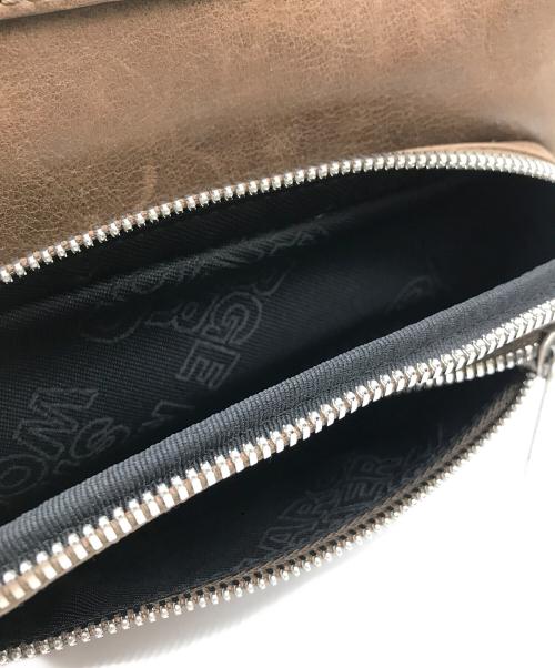MARGE SHERWOOD（マージシャーウッド）MARGE SHERWOOD (マージシャーウッド) OUTPOCKET HOBO MINI BAG ブラウンの古着・服飾アイテム