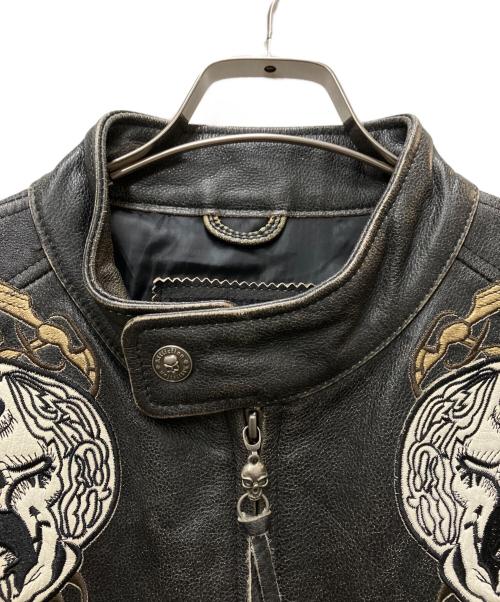 AFFLICTION（アフリクション）AFFLICTION (アフリクション) スカル刺繍 シングルライダース ブラック サイズ:Lの古着・服飾アイテム