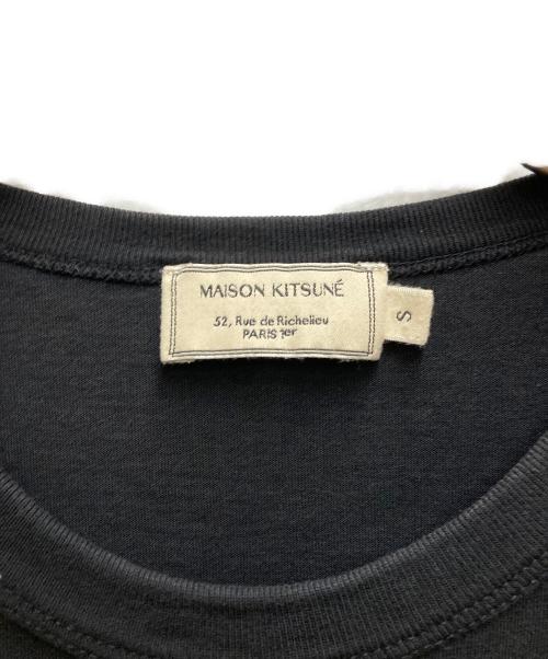 maison kitsune（メゾンキツネ）MAISON KITSUNE (メゾンキツネ) プリントTシャツ ブラック サイズ:Sの古着・服飾アイテム