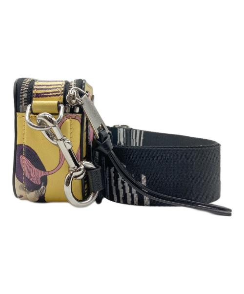 MARC JACOBS（マークジェイコブス）MARC JACOBS (マークジェイコブス) コラボスナップショット イエローの古着・服飾アイテム