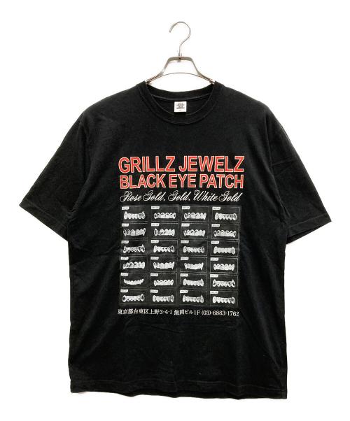 THE BLACK EYE PATCH（ブラックアイパッチ）THE BLACK EYE PATCH (ブラックアイパッチ) GRILLZ JEWELZ (グリルズジュエルズ) コラボTシャツ ブラック サイズ:XLの古着・服飾アイテム