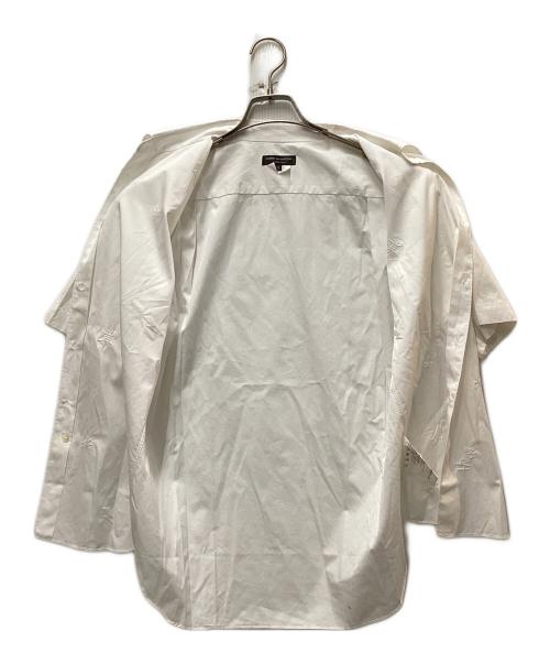 COMME des GARCONS HOMME PLUS（コムデギャルソンオムプリュス）COMME des GARCONS HOMME PLUS (コムデギャルソンオムプリュス) ロゴエンプロイダリーS/Sシャツ ホワイト サイズ:Sの古着・服飾アイテム