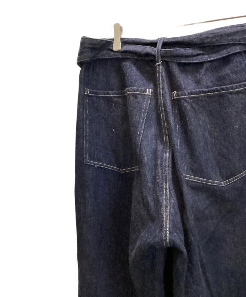 COMOLI（コモリ）COMOLI (コモリ) 24SS DENIM BELTED PANTS インディゴ サイズ:3の古着・服飾アイテム