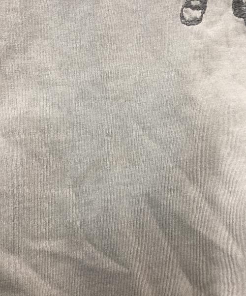 C.P COMPANY（シーピーカンパニー）C.P COMPANY (シーピーカンパニー) 25SS刺繍ロゴTシャツ グレー サイズ:Mの古着・服飾アイテム