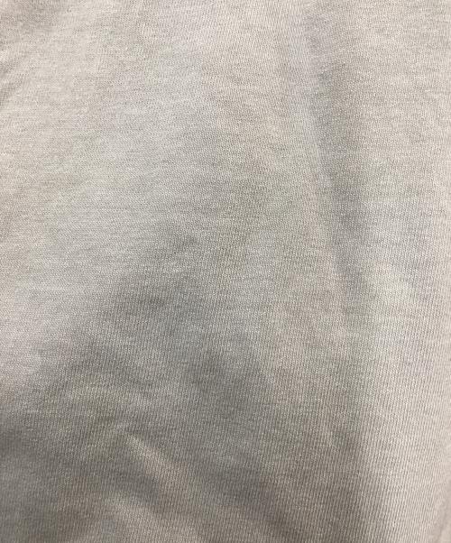 C.P COMPANY（シーピーカンパニー）C.P COMPANY (シーピーカンパニー) 25SS刺繍ロゴTシャツ グレー サイズ:Mの古着・服飾アイテム