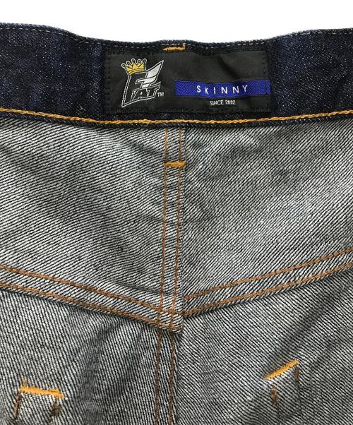 FAT（エフエーティー）FAT (エフエーティー) BLUDOZER デニムパンツ インディゴ サイズ:SKINNYの古着・服飾アイテム