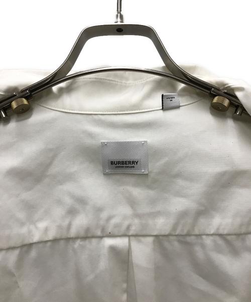 BURBERRY（バーバリー）BURBERRY (バーバリー) ホースフェリーボウタイシャツ ホワイト サイズ:6の古着・服飾アイテム