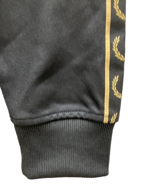 FRED PERRY（フレッドペリー）FRED PERRY (フレッドペリー) コントラストテープトラックジャケット ブラック サイズ:Mの古着・服飾アイテム