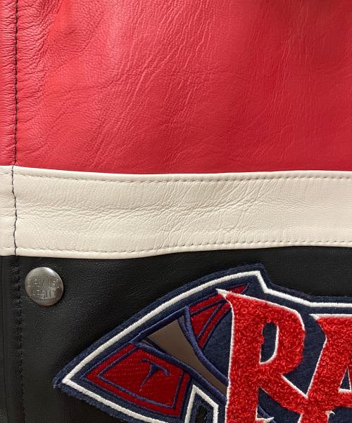 AVIREX（アヴィレックス）AVIREX (アヴィレックス) VARSITY JACKET RED AXES ブラック×レッド サイズ:Mの古着・服飾アイテム