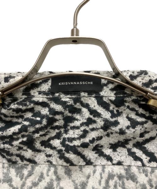 KRIS VAN ASSCHE（クリス ヴァン アッシュ）KRIS VAN ASSCHE (クリス ヴァン アッシュ) ヘリンボーンシャツ ブラック×ホワイト サイズ:44の古着・服飾アイテム