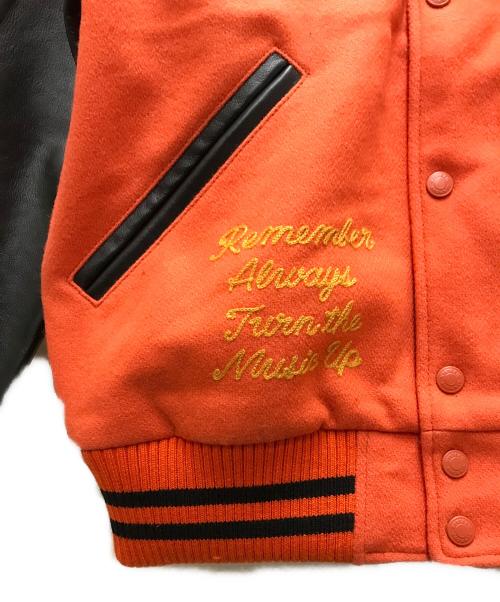 Hysteric Glamour（ヒステリックグラマー）Hysteric Glamour (ヒステリックグラマー) TURN THE MUSIC UP刺繍 スタジャン オレンジ サイズ:Lの古着・服飾アイテム