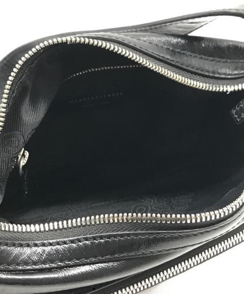MARGE SHER WOOD（マージシャーウッド）MARGE SHER WOOD (マージシャーウッド) OUTPOCKET HOBO MINI BAG ブラックの古着・服飾アイテム