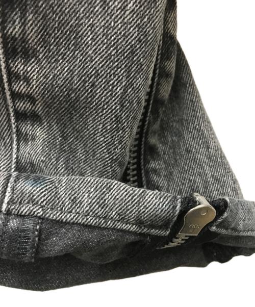 JOHN LAWRENCE SULLIVAN（ジョン ローレンス サリバン）JOHN LAWRENCE SULLIVAN (ジョン ローレンス サリバン) WASHED DENIM ZIPPED PANTS グレー サイズ:48の古着・服飾アイテム