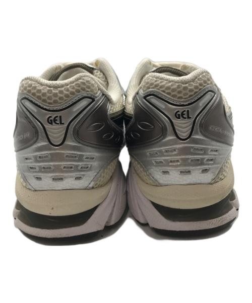 asics（アシックス）asics (アシックス) GEL-KAYANO 14 ホワイト×グレー サイズ:27の古着・服飾アイテム