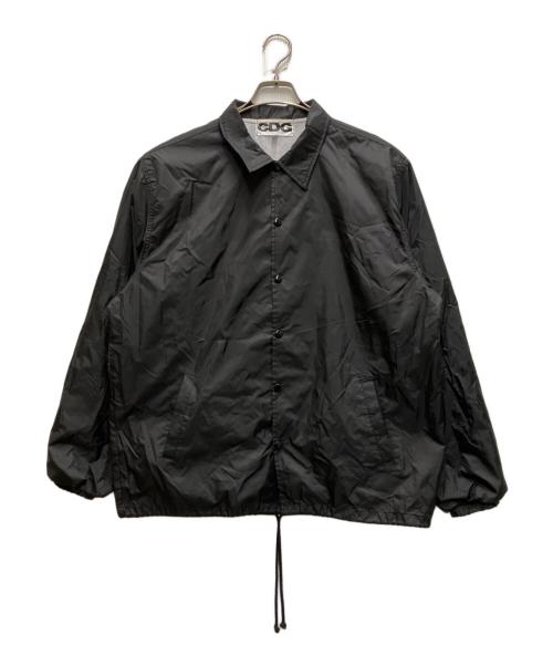 CDG（シーディージー）CDG (シーディージー) バッグプリントコーチジャケット ブラック サイズ:Ｌの古着・服飾アイテム