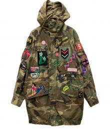 MARC JACOBS（マークジェイコブス）の古着「パッチ＆チャーム付 カモフラージュ柄 ミリタリージャケット」｜マルチカラー