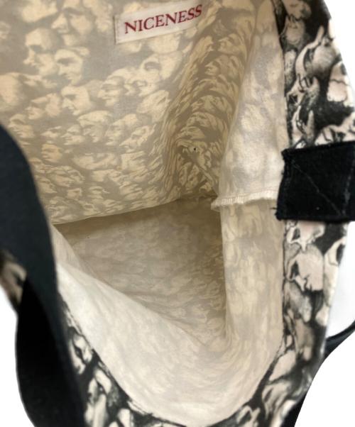 NICENESS（ナイスネス）NICENESS (ナイスネス) フェイスプリントトートバッグ ホワイトの古着・服飾アイテム