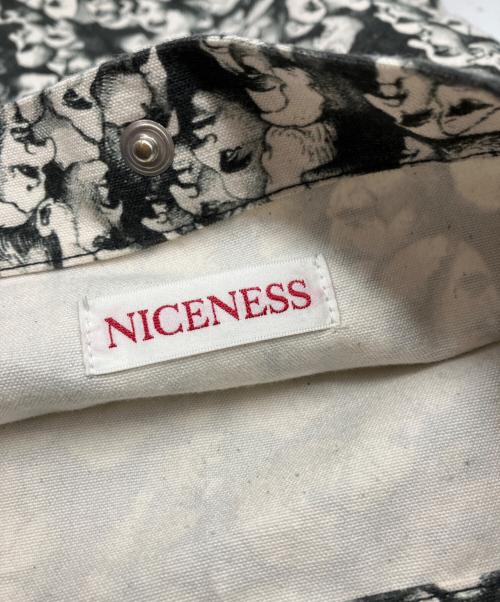 NICENESS（ナイスネス）NICENESS (ナイスネス) フェイスプリントトートバッグ ホワイトの古着・服飾アイテム