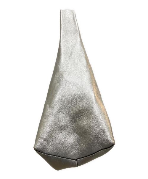MARC JACOBS（マークジェイコブス）MARC JACOBS (マークジェイコブス) The Metallic Sack Bag シルバーの古着・服飾アイテム