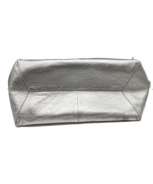 MARC JACOBS（マークジェイコブス）MARC JACOBS (マークジェイコブス) The Metallic Sack Bag シルバーの古着・服飾アイテム