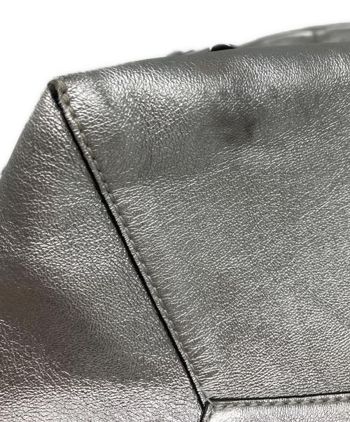 MARC JACOBS（マークジェイコブス）MARC JACOBS (マークジェイコブス) The Metallic Sack Bag シルバーの古着・服飾アイテム
