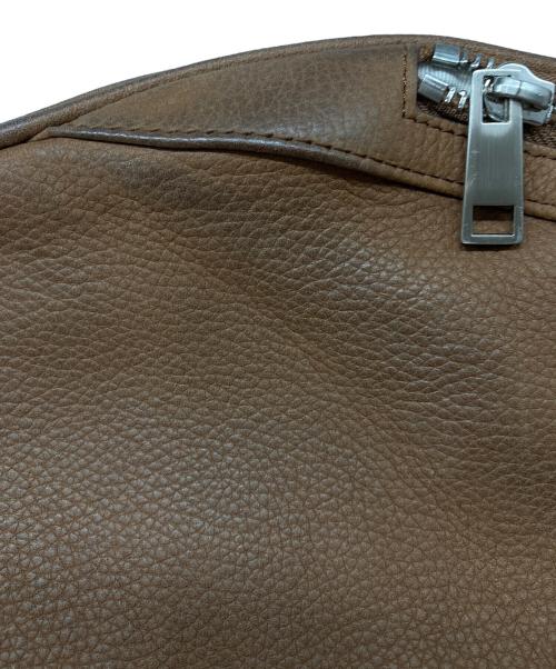osoi（オソイ）OSOI (オソイ) CARGO HOBO LARGE ブラウンの古着・服飾アイテム