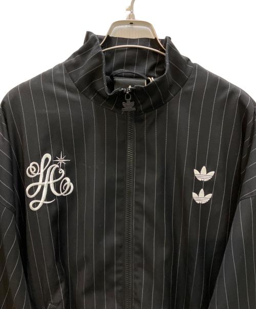 adidas（アディダス）adidas (アディダス) WILLY CHAVARRIA (ウィリーチャバリア) ピンストライプトラックジャケット ブラック サイズ:L 未使用品の古着・服飾アイテム