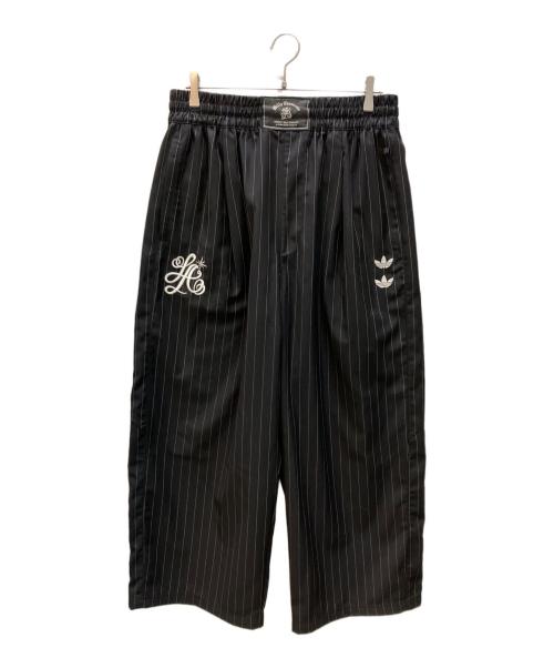 adidas（アディダス）adidas (アディダス) WILLY CHAVARRIA (ウィリーチャバリア) WILLY CHAVARRIA PINSTRIPE PANTS ブラック サイズ:L 未使用品の古着・服飾アイテム