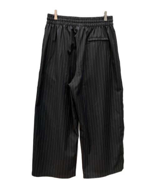 adidas（アディダス）adidas (アディダス) WILLY CHAVARRIA (ウィリーチャバリア) WILLY CHAVARRIA PINSTRIPE PANTS ブラック サイズ:L 未使用品の古着・服飾アイテム