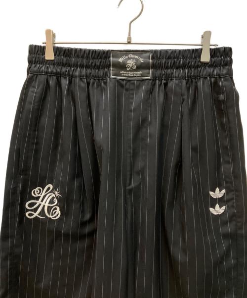 adidas（アディダス）adidas (アディダス) WILLY CHAVARRIA (ウィリーチャバリア) WILLY CHAVARRIA PINSTRIPE PANTS ブラック サイズ:L 未使用品の古着・服飾アイテム