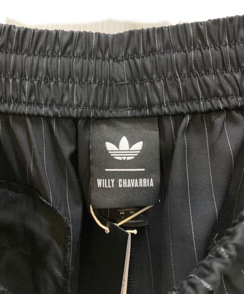 adidas（アディダス）adidas (アディダス) WILLY CHAVARRIA (ウィリーチャバリア) WILLY CHAVARRIA PINSTRIPE PANTS ブラック サイズ:L 未使用品の古着・服飾アイテム