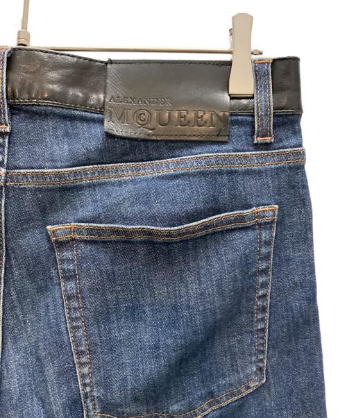 ALEXANDER McQUEEN（アレキサンダーマックイーン）ALEXANDER McQUEEN (アレキサンダーマックイーン) レザーウエスト スキニーデニムパンツ ネイビー サイズ:46の古着・服飾アイテム