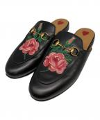 GUCCIグッチ）の古着「フラワー刺繍ホースビットレザーミュール」｜ブラック