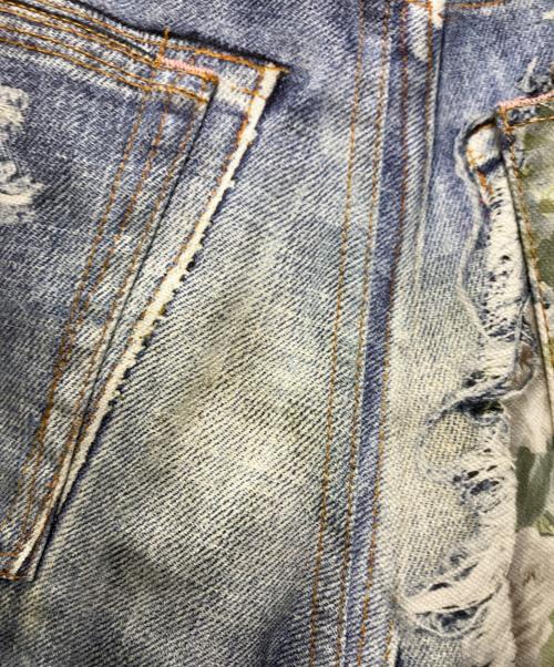 Acne studios（アクネ ストゥディオズ）ACNE STUDIOS (アクネ ストゥディオズ) 転写 トロンプルイユ 1981 ジーンズ フローラル柄 ブルー サイズ:Sの古着・服飾アイテム