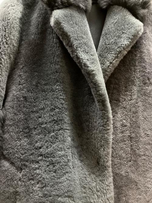 BOTTEGA VENETA（ボッテガベネタ）BOTTEGA VENETA (ボッテガベネタ) ムートンコート グレー×ブラック サイズ:38の古着・服飾アイテム