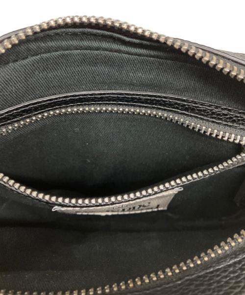 Vivienne Westwood（ヴィヴィアンウエストウッド）Vivienne Westwood (ヴィヴィアンウエストウッド) VEGAN CAMERA BAG ブラックの古着・服飾アイテム