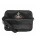 Vivienne Westwood（ヴィヴィアンウエストウッド）の古着「VEGAN CAMERA BAG」｜ブラック
