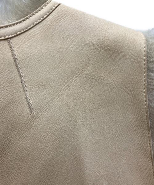 MaxMara（マックスマーラ）MaxMara (マックスマーラ) リアルムートンジレ ベージュ サイズ:36の古着・服飾アイテム