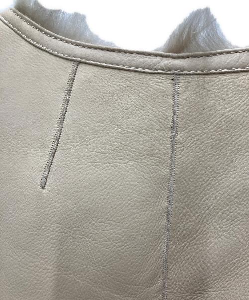 MaxMara（マックスマーラ）MaxMara (マックスマーラ) リアルムートンジレ ベージュ サイズ:36の古着・服飾アイテム