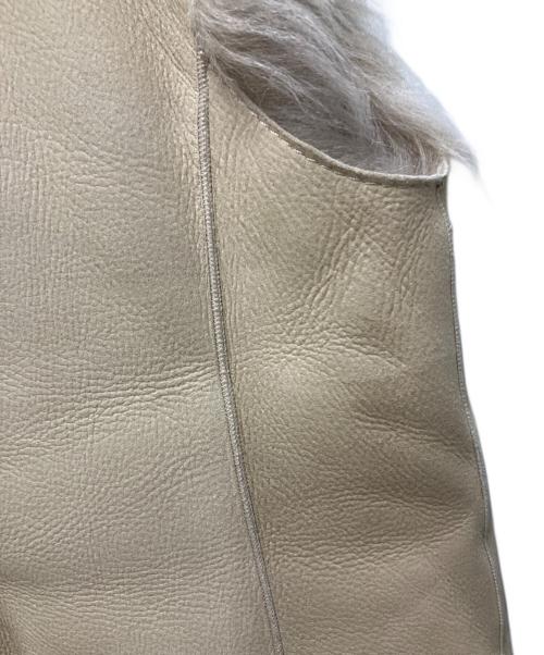 MaxMara（マックスマーラ）MaxMara (マックスマーラ) リアルムートンジレ ベージュ サイズ:36の古着・服飾アイテム