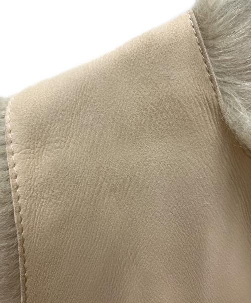 MaxMara（マックスマーラ）MaxMara (マックスマーラ) リアルムートンジレ ベージュ サイズ:36の古着・服飾アイテム