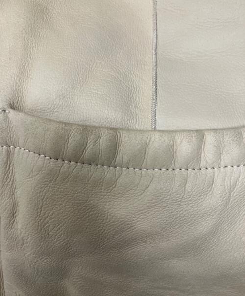 MaxMara（マックスマーラ）MaxMara (マックスマーラ) リアルムートンジレ ベージュ サイズ:36の古着・服飾アイテム