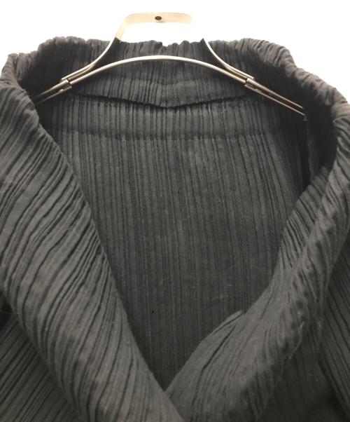 ISSEY MIYAKE（イッセイミヤケ）ISSEY MIYAKE (イッセイミヤケ) プリーツカシュクールジャケット ブラック サイズ:2の古着・服飾アイテム