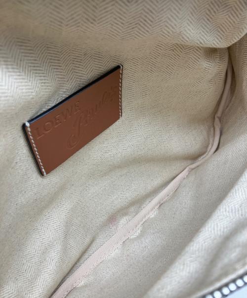 LOEWE（ロエベ）LOEWE (ロエベ) プリントバムバッグ ホワイトの古着・服飾アイテム